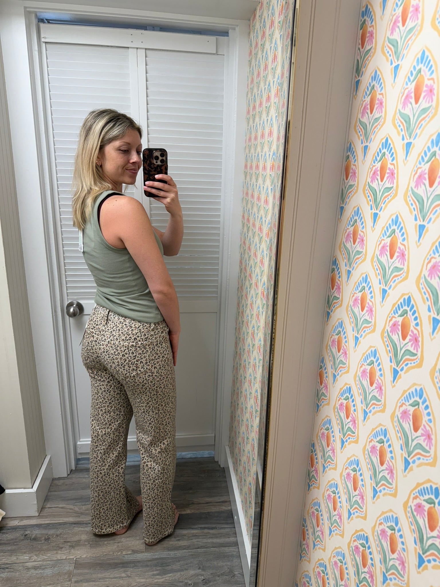 Mid Rise Wide Leopard