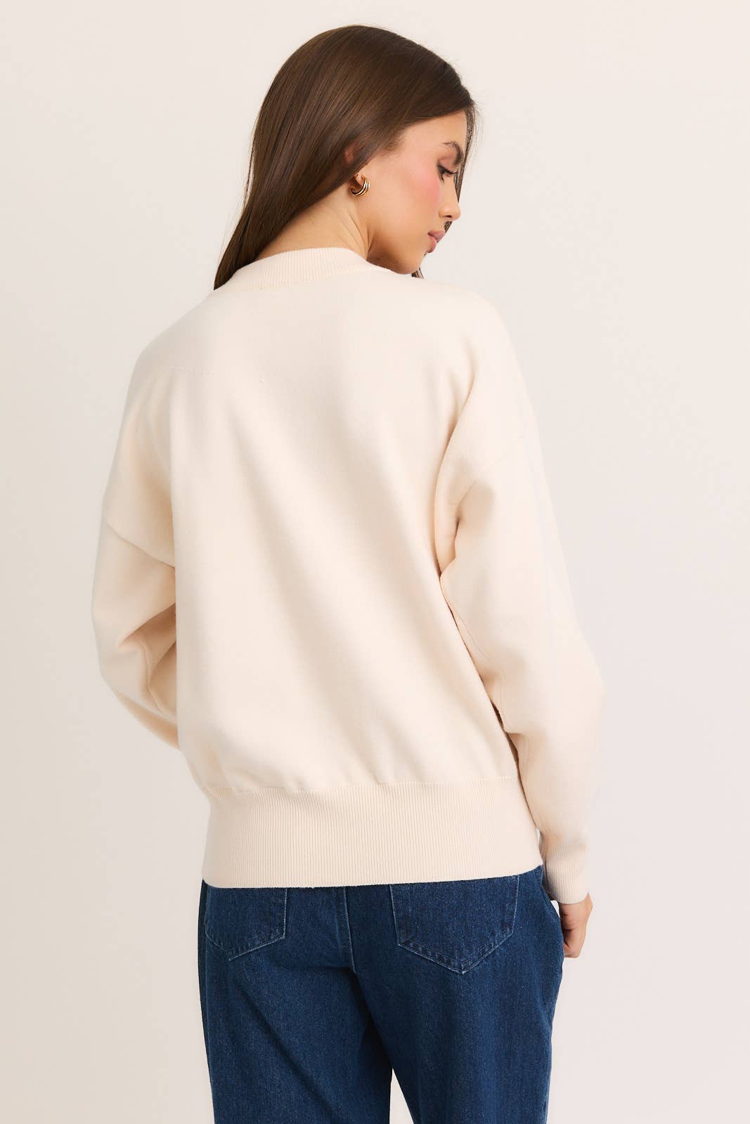 LONG SLEEVE CREW NECK PUPPY GRAPHIC SWEATER