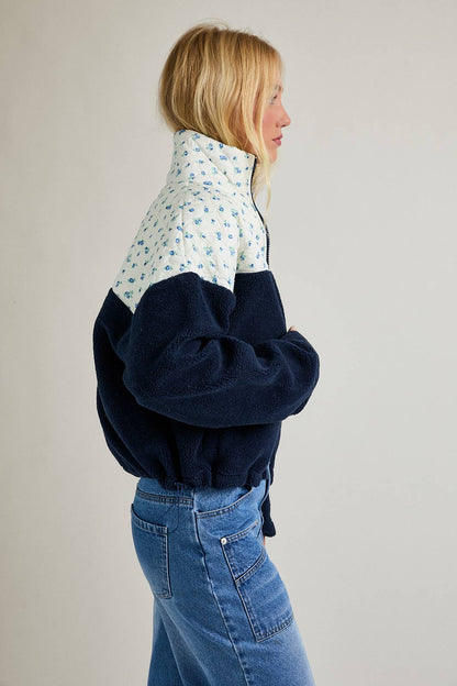 FLOWER PRINT CONTRAST DETAIL FLEECE