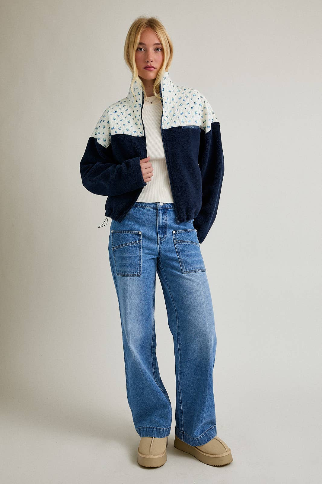 FLOWER PRINT CONTRAST DETAIL FLEECE