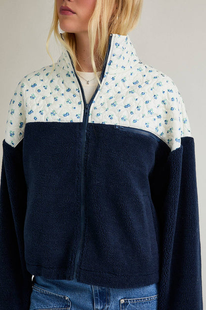 FLOWER PRINT CONTRAST DETAIL FLEECE