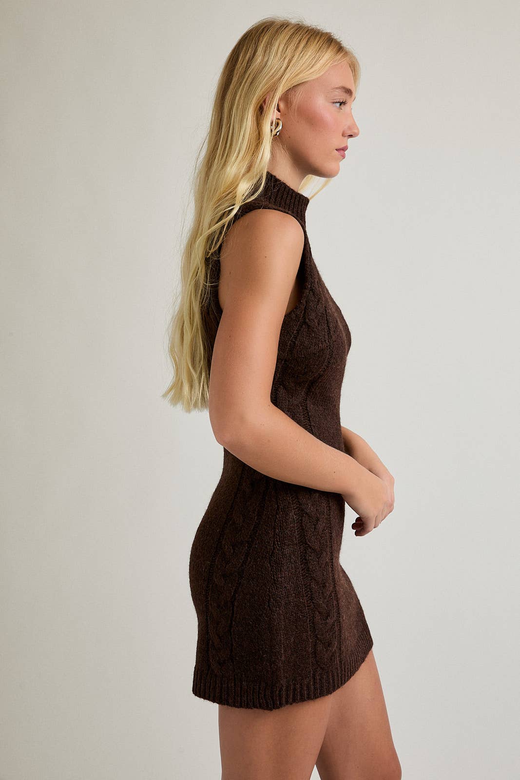 SLEEVELESS MOCK NECK CABLE SWEATER MINI DRESS
